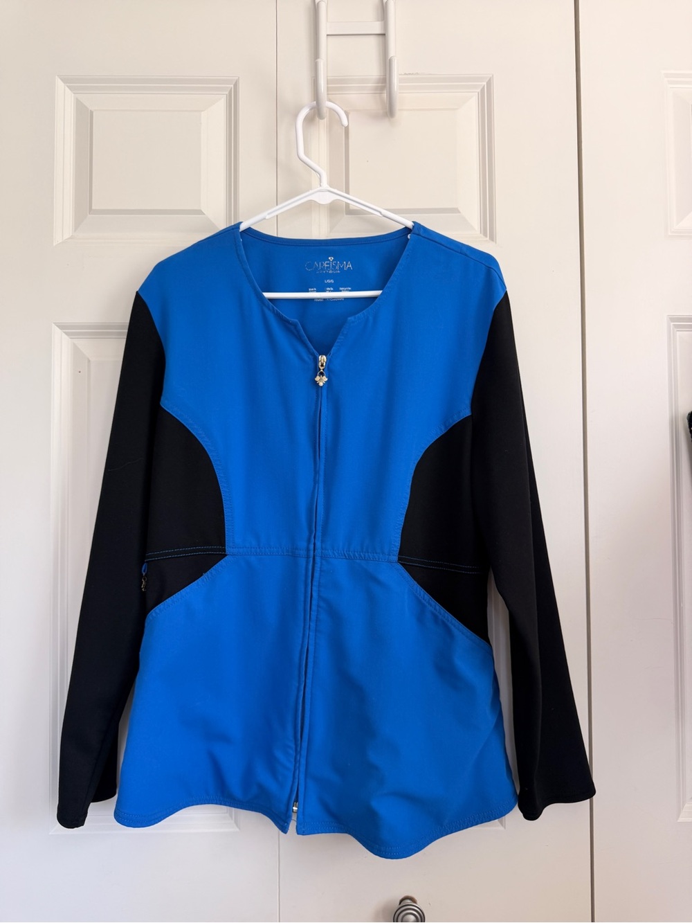 CAREISMA BY SOFÍA VERGARA Black and Royal Blue Scrub Jacket